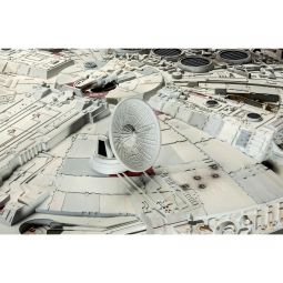 Maquette Star Wars SW Millenium Falcon REVELL - IkaIpaka Royan