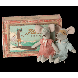 Maman et Papa dans une boite de cigare Maïleg - IkaIpaka Royan