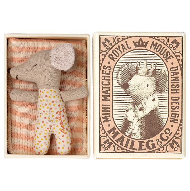Baby Mouse in matchbox rose Maïleg Maileg Ikaipaka jeux &