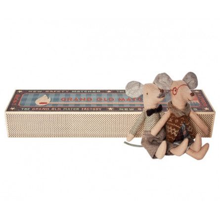 Grandpa & grandma in matchbox - IkaIpaka Royan