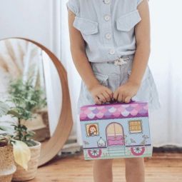 Tinyly Maison de Bluchka & Indie Djeco Ikaipaka jeux & jouets