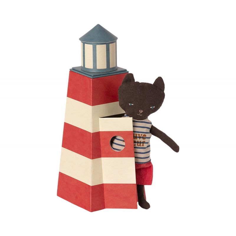 Sauveteur Tower with Cat Maïleg - IkaIpaka Royan